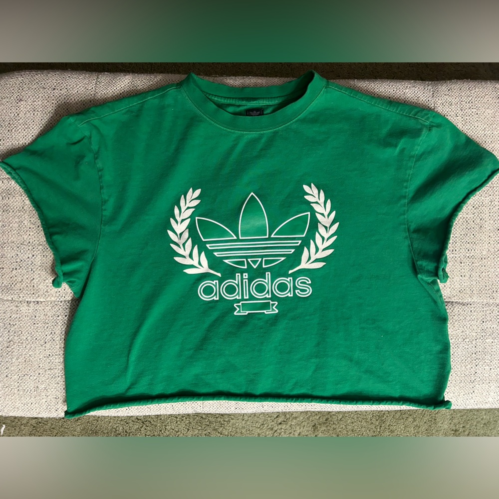 Women’s Green Adidas T-Shirt Size Large